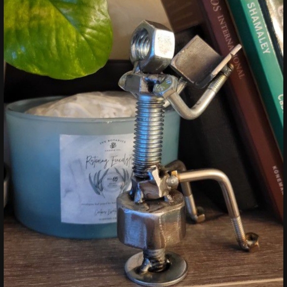Scrap Metal Handmade Figure - Picture 3 of 3